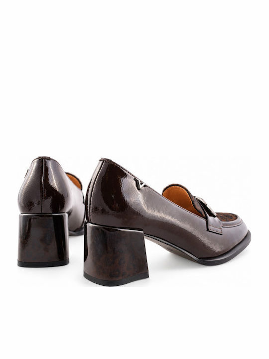 Patent Leather Pumps with Medium Heel in Brown