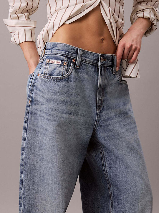High-Rise Women's Jeans in a Relaxed Fit