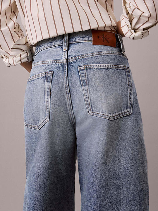 High-Rise Women's Jeans in a Relaxed Fit