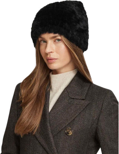 Women's Knitted Beanie in Black