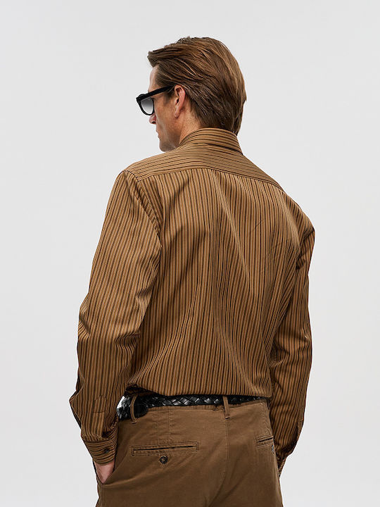 Long Sleeve Shirt in Regular Fit Brown