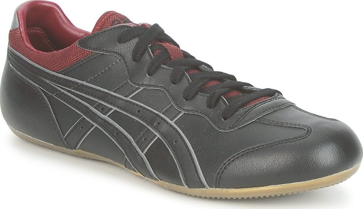 asics whizzer