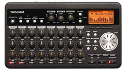 Tascam DP-008 Πολυκάναλος Ψηφιακός Φορητός Εγγραφέας Μπαταρίας/Ρεύματος για Εγγραφή σε Κάρτα Μνήμης με Διάρκεια Εγγραφής 6.5 Ώρες και Phantom Power