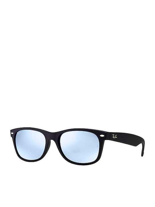 Ray Ban Wayfarer Unisex Sunglasses with Black Plastic Frame and