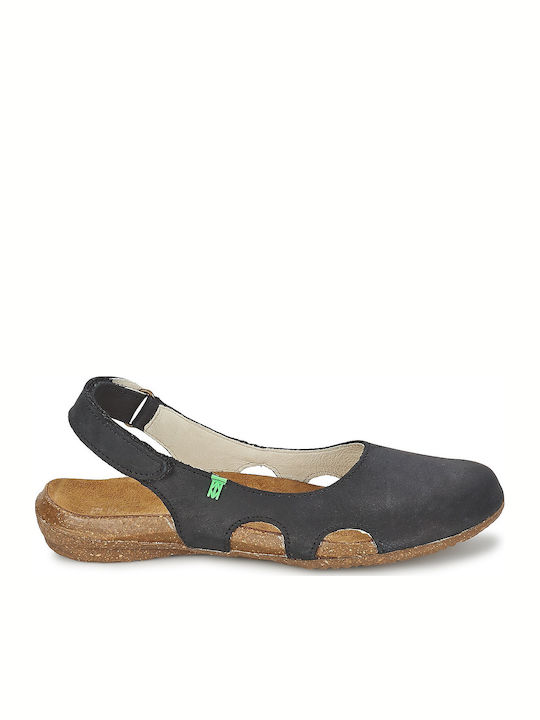 El Naturalista Wakataua Leather Women's Flat Sa...