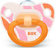 Nuk Orthodontischer Schnuller Silikon Happy Days Orange mit Etui für 18-36 Monate 1Stück