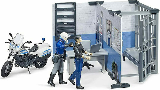 Bruder Police Station with Policeman Motorcycle & Thief for 4+ Years (Miscellaneous Designs)