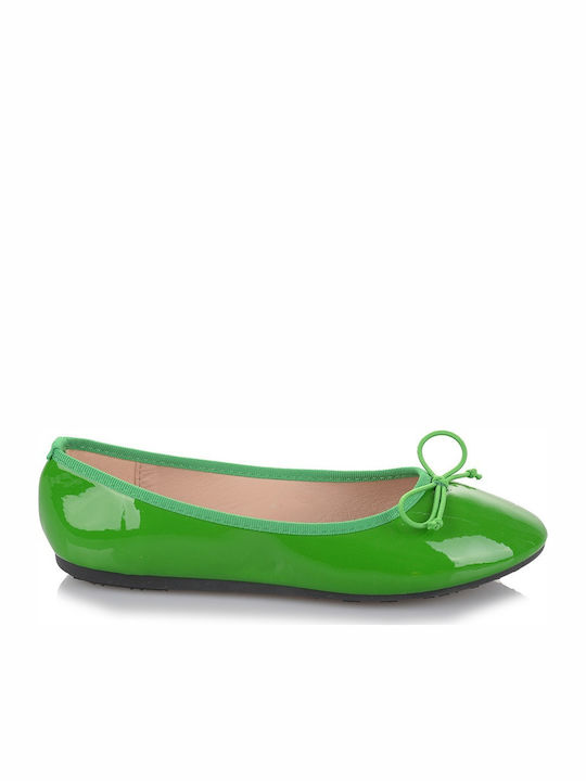Famous Shoes Γυναικείες Μπαλαρίνες από Λουστρίνι σε Πράσινο Χρώμα