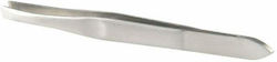 Touch Of Beauty Touch Of Beauty Eyebrow Tweezers with Curved Tip