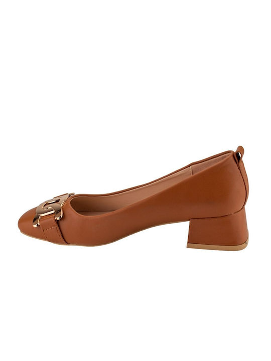 Square-toe heels with buckle camel