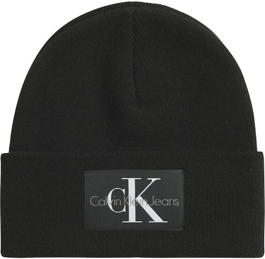 Beanie Beanie with Rib Knit in Black color