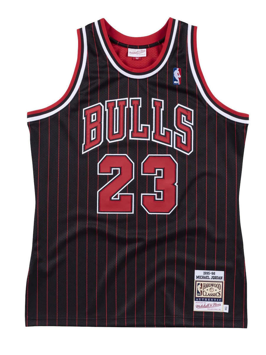 20250910214411_mitchell_ness_c