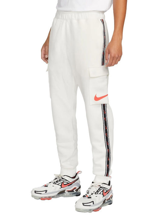 Nike Sportswear Repeat Παντελόνι Φόρμας με Λάστιχο Λευκό