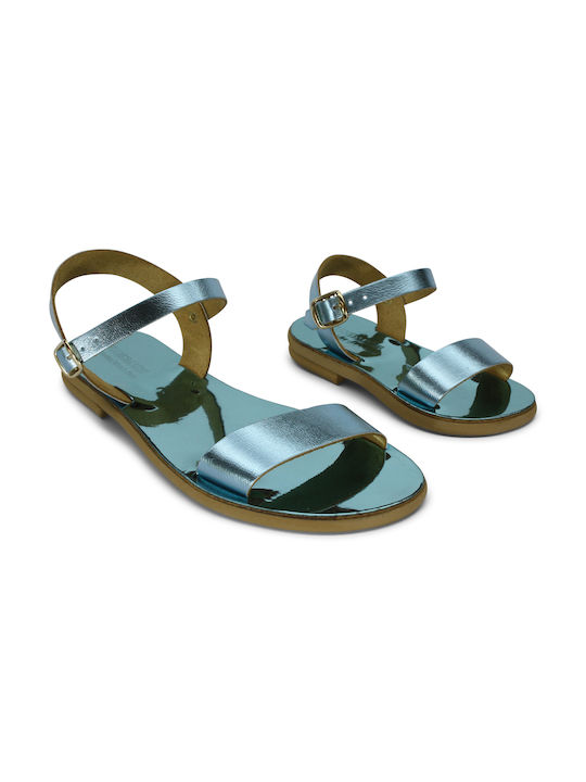 Women's leather sandal in turquoise color