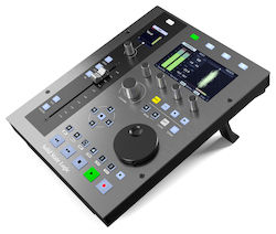 SSL UF1 DJ Controller mit Bildschirm