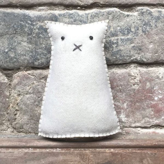 Synchronia Decorativă Pisica din textil 8x12cm 1buc