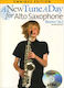 Music Sales Tune A Day Alto Sax Book Детска Метод за обучение за Вятърни инструменти + CD