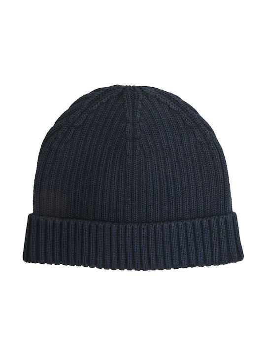 Red Label Beanie Unisex Beanie Knitted in Red color