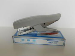 Sunday Hand Stapler