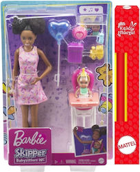 Paihnicolampadă Barbie Skipper Babysitter Κούκλα Με Παιδί Σε Καρεκλάκι Φαγητού Με Αξεσουάρ pentru 3+ Ani Barbie