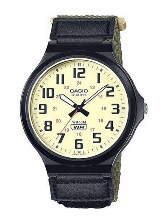 Casio Ανδρικό Ρολόι Μπαταρίας με Μαύρο Υφασμάτι...