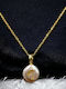 Charm Mond aus Vergoldet Stahl mit Perlen