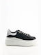 Schwarze Sneaker mit Strassdetails im modernen Stil