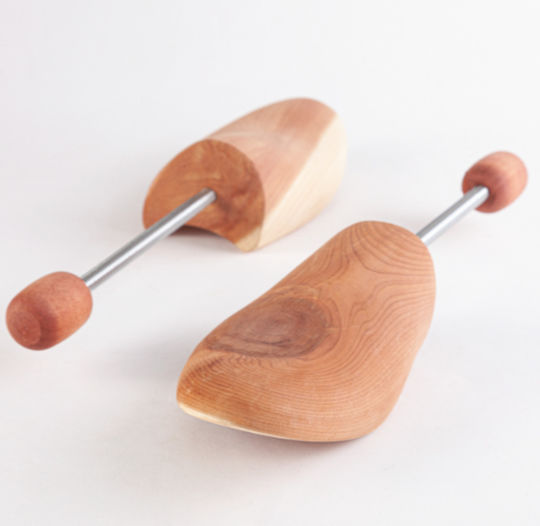 Shoeboys Wooden Cedar Shoe Tree Universal Box Size 40/41 Natural Cedar Shoe Trees Helical Spring Presentation Box Size No 40/41