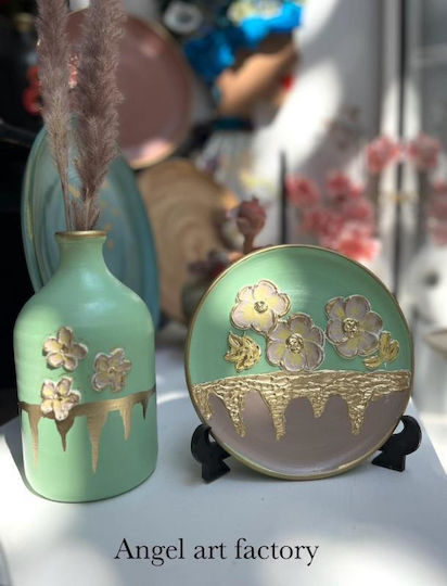 Vază din ceramică cu flori în relief