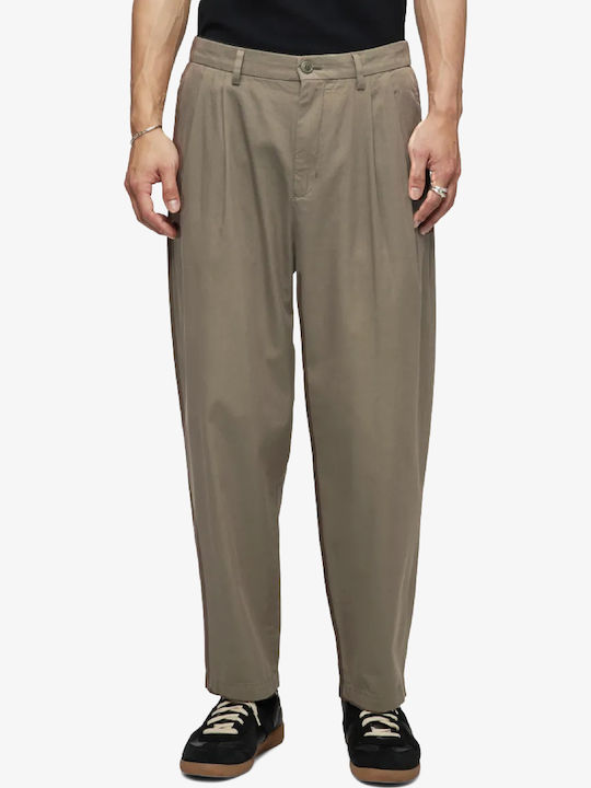Trousers in Relaxed Fit Olive