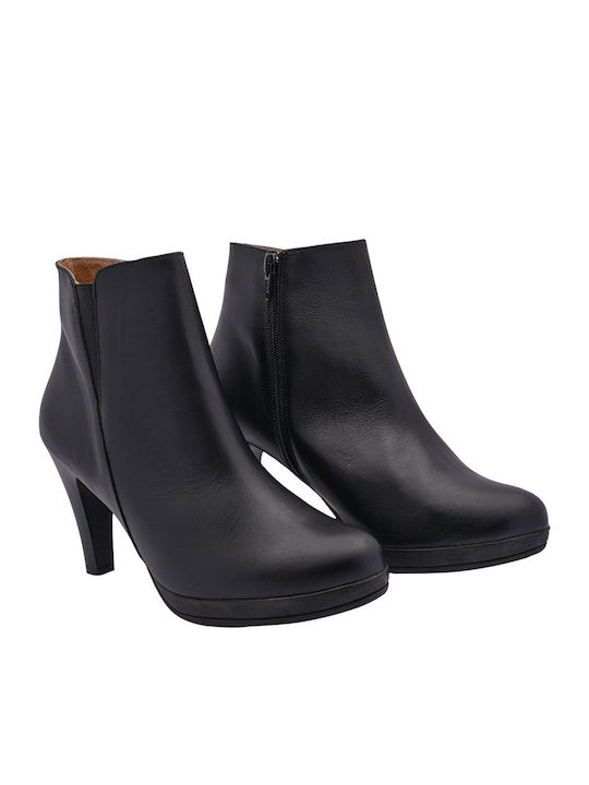 Marila Footwear