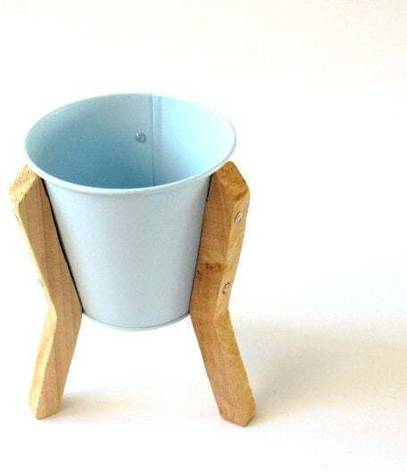 Plant Pot Zinc 12x19cm Wooden Feet Light Blue
