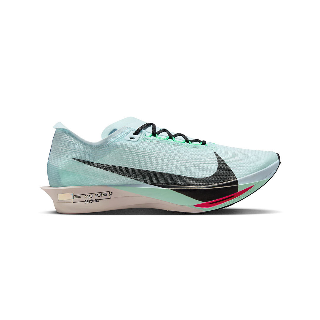 20251014112047_nike_zoomx_stre
