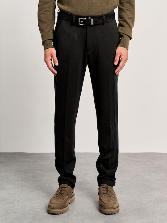 Oliver Trousers in Straight Line Black