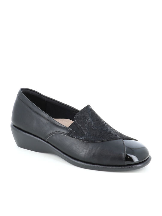 Patent Leather Women's Moccasins in Black Color