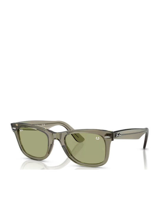 Ray Ban Unisex Sunglasses with Green Plastic Fr...