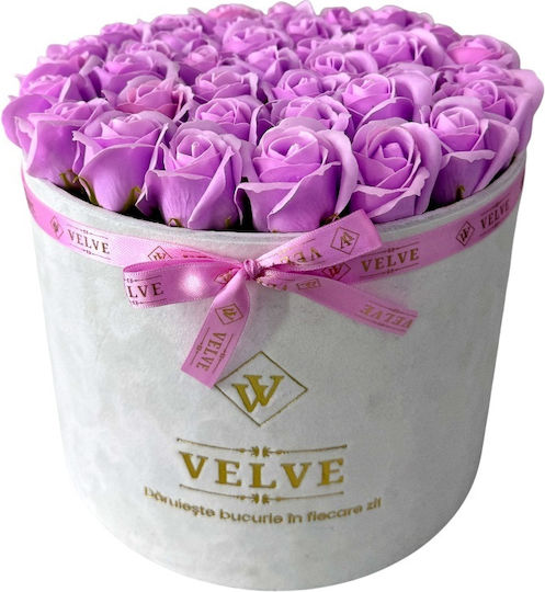 Aranjament Floral Majestic Liliac Trandafiri Săpun În Cutie Catifea Albă Aranjament Floral Majestic Liliac Trandafiri Săpun În Cutie Catifea Albă