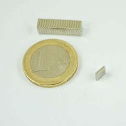 Μαγνήτης Παραλληλεπίπεδος 5x5x1mm 120°c Νεοδυμίου Δύναμη Έλξης 350gr Μαγνήτης Παραλληλεπίπεδος 5x5x1mm 120°c Νεοδυμίου Δύναμη Έλξης 350gr