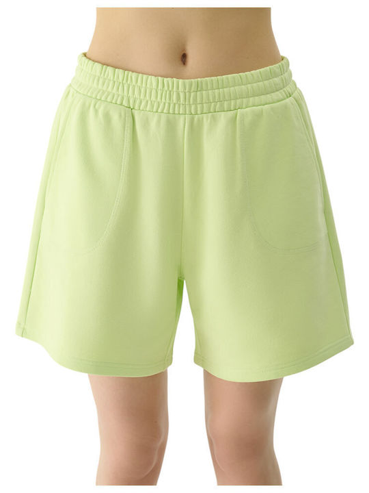 4F Women's Shorts Light Green