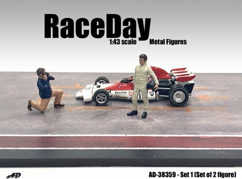 Set 2 Figurine Ziua Cursei Setul #1 Scara 1:43 American Diorama