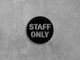 Staff Only – Πινακίδα Σήμανσης Μεταλλο-μαυρο-χρωμα