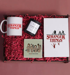 Gift Box Stranger Things Ειδικό Ξύλινο Κουτί Κούπα Κερί Σημειωματάριο & Σουβέρ Κωδ 03250