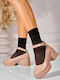 Γόβες από Λουστρίνι με Μεσαίο Τακούνι Μπεζ