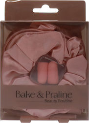 Bake & Praline Set De Călătorie Scrunchy Și Dopuri De Urechi Cu Husă De Transport Bake & Praline Set De Călătorie Scrunchy Și Dopuri De Urechi Cu Husă De Transport