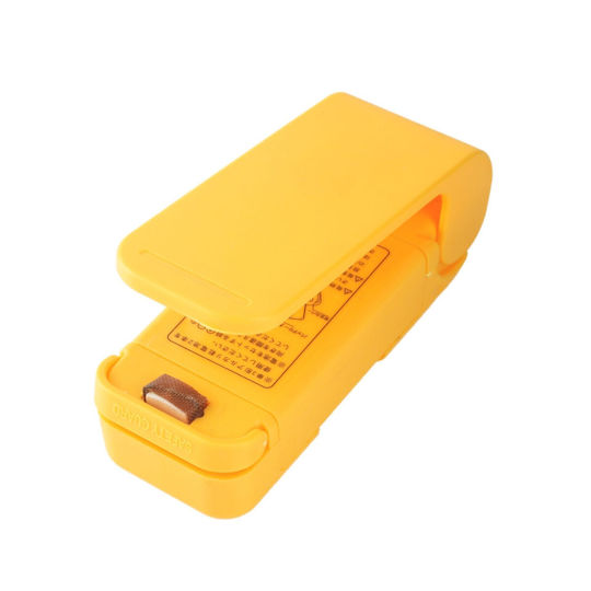 Mini Sigilator de pungi cu baterie Flippy Sigilare cu căldură Spate magnetic Portabil 9.7x3 Cm Galben