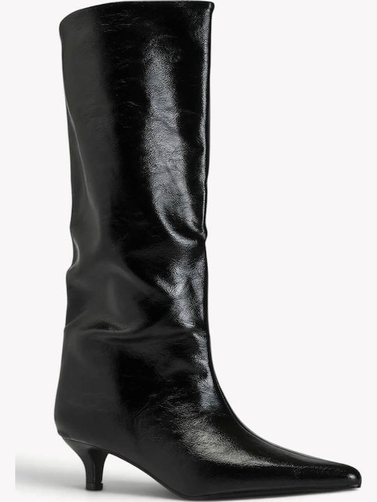 Schwarze Weitschaftstiefel mit Kitten Heel