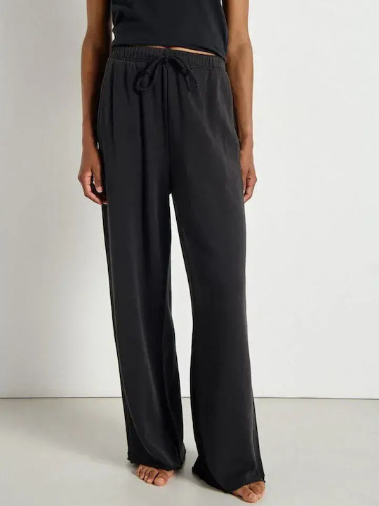 Women's Black Set with Elastic Waist Trousers in a Loose Fit