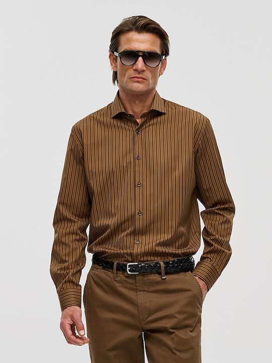 Long Sleeve Shirt in Regular Fit Brown